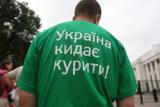 Украинцы начали массово скупать оставшиеся в рознице сигареты