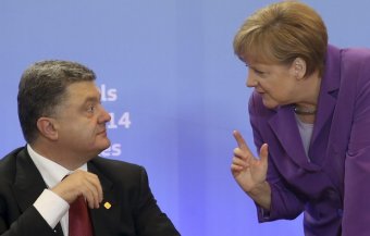 У Меркель предложили Порошенко определиться &ndash; быть президентом или олигархом