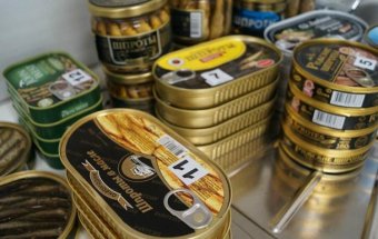 Россия сняла запрет на поставки шпрот из Латвии и Эстонии