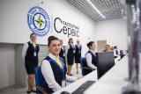 В отделениях миграционной службы теперь можно рассчитаться карточкой