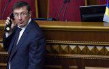 В Раде заблокировали трибуну: ждут Луценко