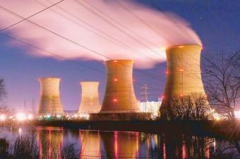 Доля атомної енергетики наближається до 60% - Порошенко