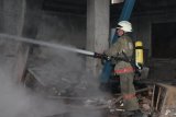 У Києві загасили масштабну пожежу на території заводу Маяк: ніхто не постраждав