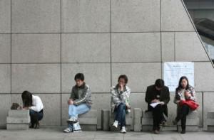 Китай обязуется сдерживать уровень безработицы в 2014 году ниже уровня 4,6%