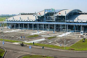 Пасажиропоток аеропорта «Киев» в июле сократился на 53,2%