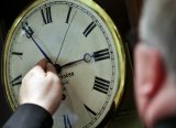Україна переходить на зимовий час-2018: коли переводити годинникові стрілки