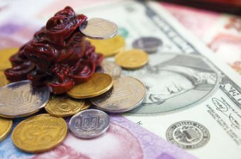 Гривня на межбанке укрепляется