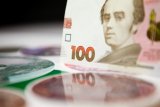 Гривня на міжбанку різко знецінилась