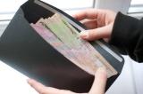 Средняя зарплата в Украине в марте выросла на 335 гривны