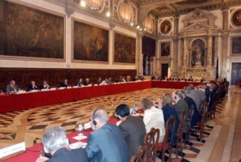 «Венеціанська комісія» планує розкритикувати ідею Порошенко про антикорупційні палати, - ЗМІ