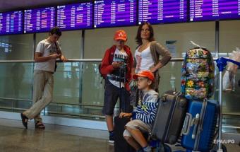 В аеропортах хочуть «скасувати» російську мову