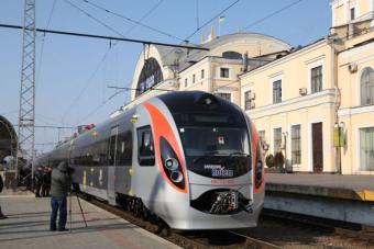 Новий потяг Київ-Перемишль залучив вже 5 тисяч пасажирів