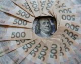 Назвали тих, кому вигідна девальвація гривні