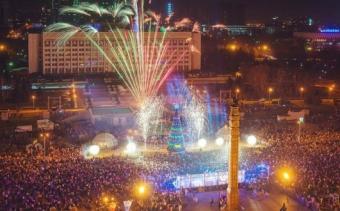 Казахстанців з Новим роком вітають зарубіжні зірки