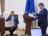 Гройсман визначається, чи звільняти Данилюка