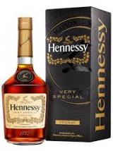 Фонд гарантування вкладів вирішив продати кредити імпортера коньяку Hennessy і низки вин