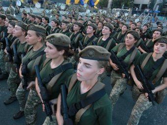 День захисника України перестав бути святом виключно хлопців - Порошенко