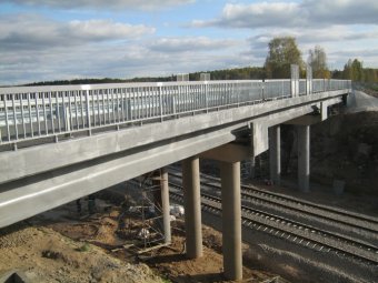 "Укрзализныця" просит построить путепроводы вместо ж/д переездов