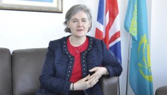 Посол Великобританії за три місяці вивчила казахську мову