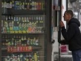Запрет продажи алкоголя в столичных МАФах - популизм и будет отменен через суд - юрист
