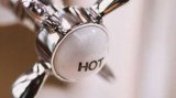 "Нафтогаз": Горячая вода могла быть в киевских квартирах месяц назад