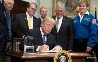 Трамп возобновил программу полетов США на Луну