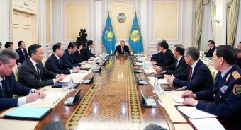 Монополісти збагатилися на мільярди: Назарбаєв доручив знизити тарифи на світло, Казахстан