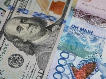 Курс долара підскочив до 384 тенге в Казахстані