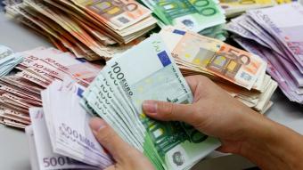 Українцям пропонують поділитися прихованими від податківців доходами