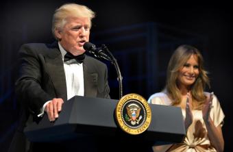 Протестующие &laquo;подарять&raquo; Трампу билет в Россию на его день рождения