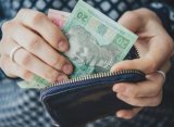 Середня зарплата в Україні за рік збільшилась на 23% - Держстат