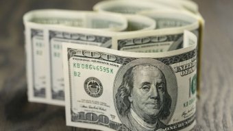 Курс долара на міжбанку трохи знизився