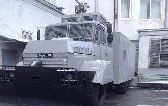 Нацгвардия срочно ремонтирует водометы для разгона демонстраций