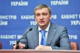 Госаппарат сократят на 30-50%, благодаря чему увеличат зарплаты госслужащим - П.Петренко
