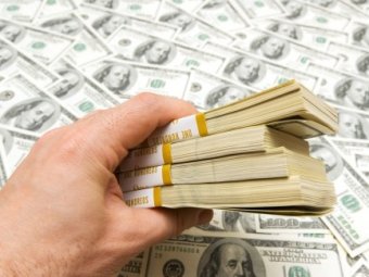 Фізособи можуть отримувати валюту в банках без обмеження по сумі