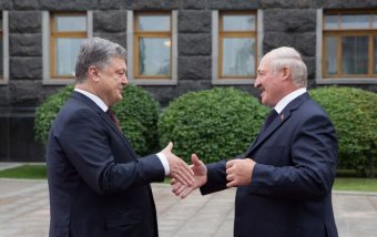 Порошенко зустрів Лукашенка на Банковій