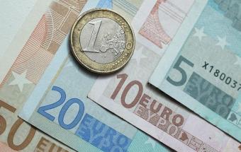 Українці стали купувати більше валюти