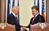 Байден поздравил Порошенко с успешным завершением первого этапа е-декларирования