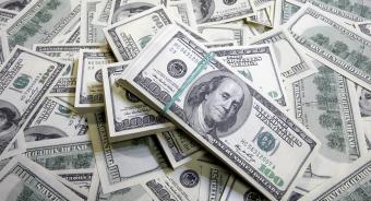 Нацбанк смягчил валютные ограничения и снял ограничение на продажу валюты физлицам