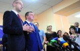 &laquo;Відмито&raquo; близько 450 млн грн: Суд зобов&rsquo;язав НАБУ відкрити справу на Яценюка з Петренком