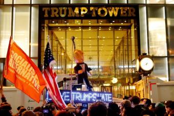 В Trump Tower задержали 25 протестующих