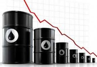 Цены на нефть снижаются за счет избыточного предложения