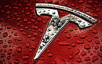 Tesla согласилась на компенсации норвежцам за медленный разгон