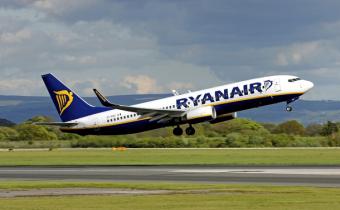 Первый самолет Ryanair совершил посадку в украинском аэропорту