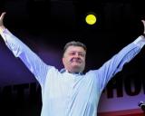 Зарплата Порошенко выросла за полгода в три раза