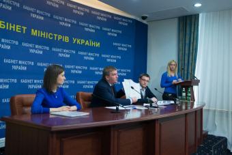 Минюст начинает выдавать документы через интернет