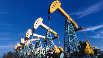 Нафта Brent торгується нижче ніж 65 доларів за барель