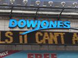 Dow Jones упал до наименьшего за всю историю показателя