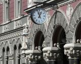 Banks May Change Currency Exchange Rate throughout Day