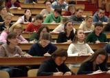 Гройсман обещает студентам стипендии до 2000 гривен, но не всем